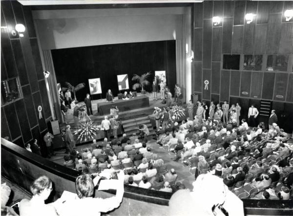 XVI Triennale - Secondo ciclo - Cerimoniale - Inaugurazione - Giovanni Spadolini - Giampaolo Fabris - Carlo Tognoli