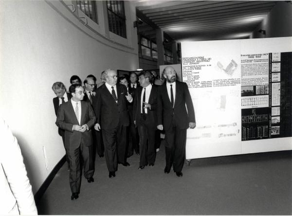 XVI Triennale - Secondo ciclo - Cerimoniale - Inaugurazione - Giovanni Spadolini - Giampaolo Fabris - Carlo Tognoli