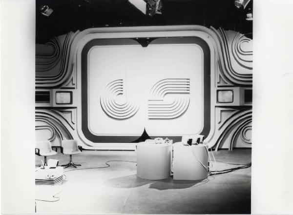 XVI Triennale - Terzo ciclo - Lo spazio audiovisivo - Lo spazio scenografico della televisione italiana - Scenografia de "La domenica sportiva" del 1979