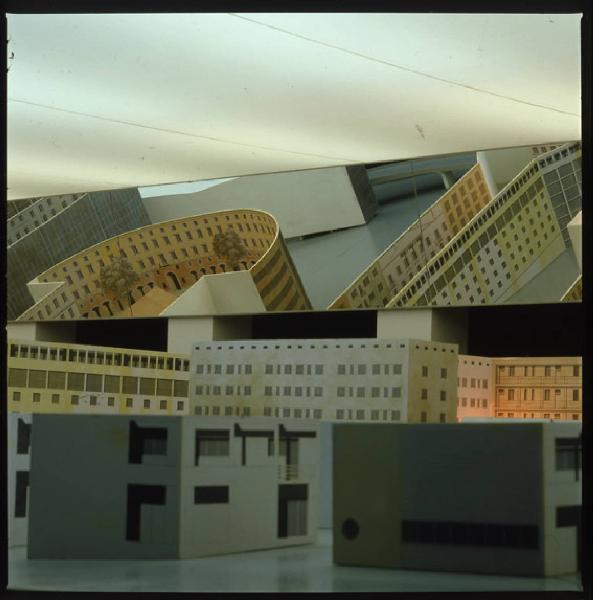 XVII Triennale - Le città del mondo e il futuro delle metropoli - Oltre la città la metropoli - Architettura (il progetto fra composizione e frammento)