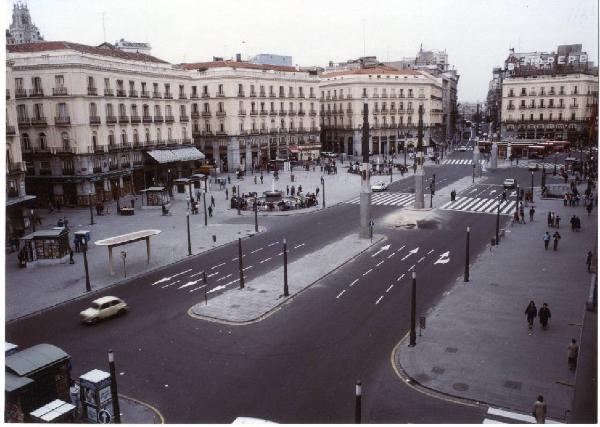 XVII Triennale - Le città del mondo e il futuro delle metropoli - Partecipazioni internazionali - Sezione Spagna - Plaza Puerta del Sol a Madrid