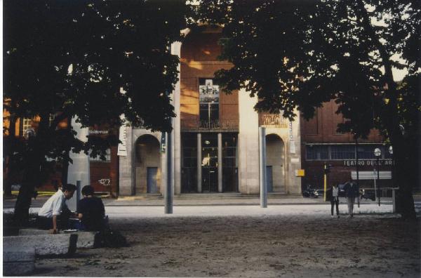 XIX Triennale - Mostra introduttiva esterna - La Triennale nella città - "Una piazza per la Triennale" di Pietro Derossi