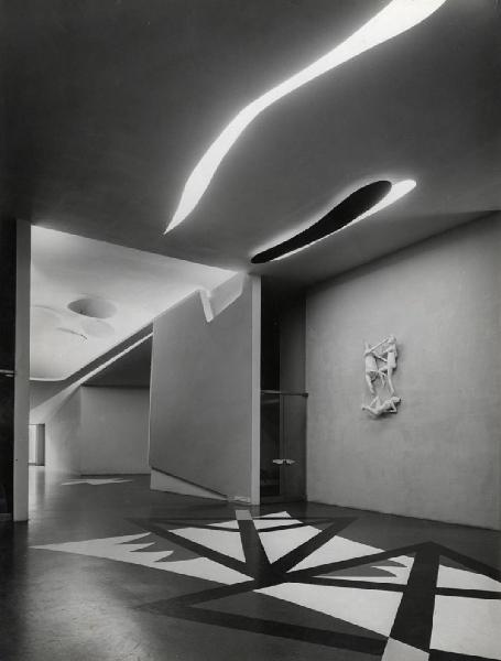 IX Triennale - Palazzo dell'Arte - Vestibolo d'ingresso e atrio - Luciano Baldessari e Marcello Grisotti