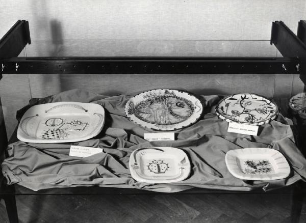 IX Triennale - Mostre temporanee - Ceramiche di Pablo Picasso - Servizio da frutta "Fruit de Provence", piatti "Poissons" e "Quatre profils"