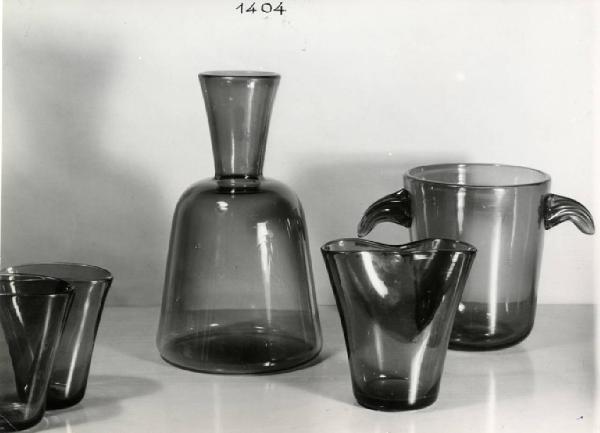 IX Triennale - Padiglione del Vetro - Vasi e bicchieri in vetro