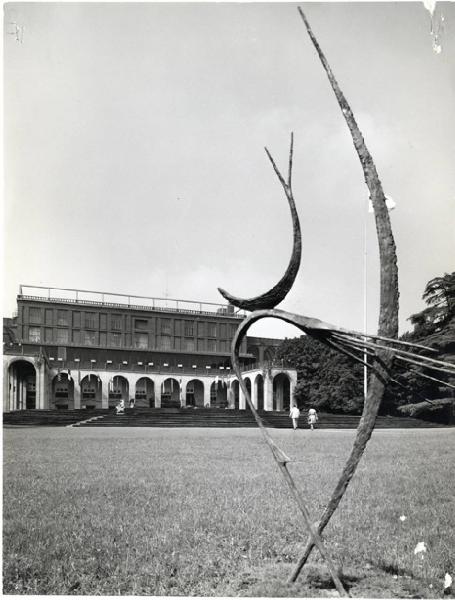 XII Triennale - Sistemazione del percorso nel parco Sempione - Scultura - Carmelo Cappello