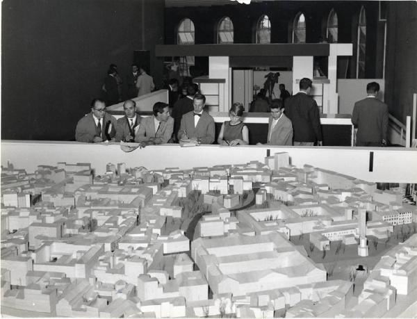 XII Triennale - La casa e la scuola - Centro urbano - Modello in scala del centro storico di Milano