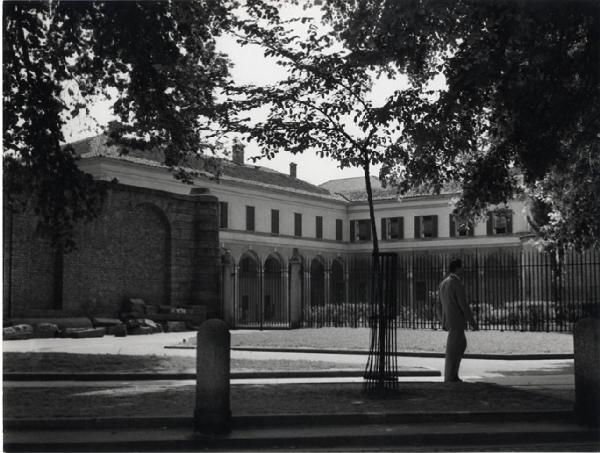 XII Triennale - La casa e la scuola - Centro urbano - Milano - Basilica di S. Ambrogio