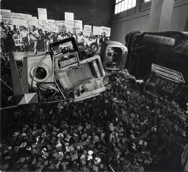 XIV Triennale - La protesta dei giovani - Giancarlo De Carlo - Marco Bellocchio - Bruno Caruso