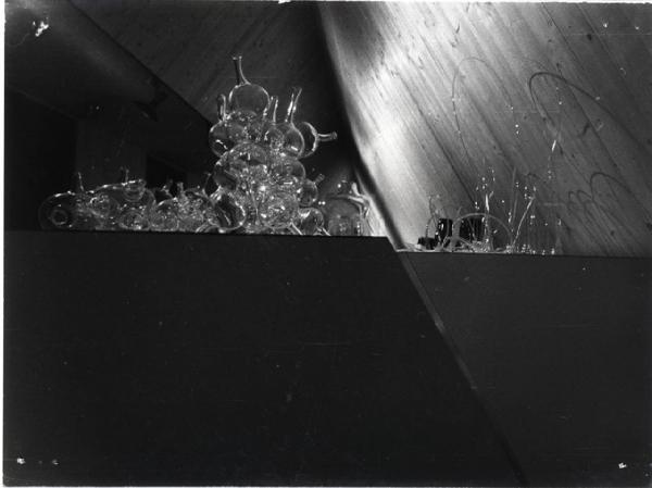 XV Triennale - Sezione del lavoro artigiano - "Sette desideri" di Roberto Niederer - Composizioni in vetro soffiato "Vocabolario di un poeta"