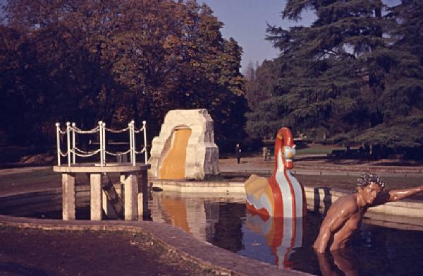 XV Triennale - Parco Sempione - Contatto arte-città - "Bagni misteriosi" di Giorgio de Chirico