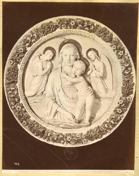 Della Robbia, Luca e aiuti - Madonna con Bambino e angeli - Scultura - Rilievo - Firenze - Museo Nazionale del Bargello