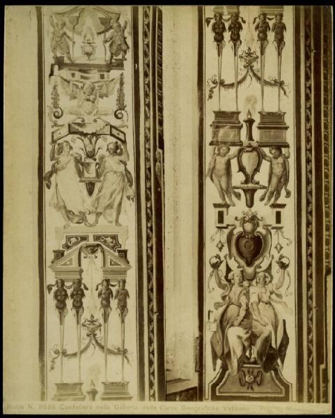 Autore romano sec. XVI - Motivi decorativi a grottesche - Decorazione - Città del Vaticano - Palazzi Vaticani - Interno - Galleria delle Carte Geografiche