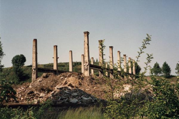 Sesto San Giovanni - Parco Nord, settore Montagnetta - Lavori di creazione del terrapieno del Teatrino - Piccolo carroponte Breda - Pilastri - Cantiere - Terra