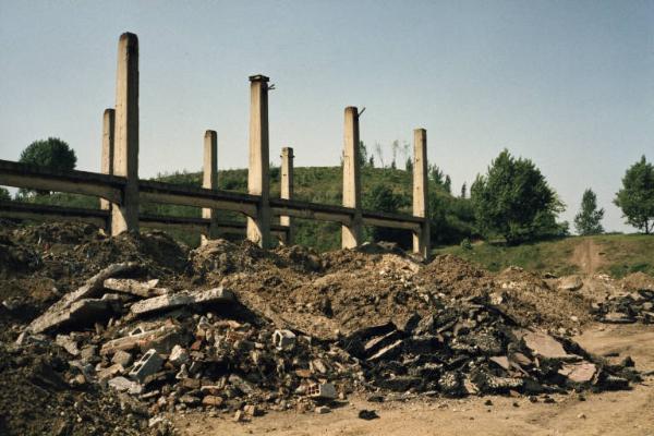 Sesto San Giovanni - Parco Nord, settore Montagnetta - Lavori di creazione del terrapieno del Teatrino - Piccolo carroponte Breda - Pilastri - Cantiere - Terra - Montagnetta