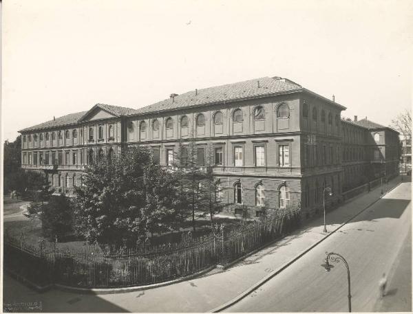 Istituto dei Ciechi di Milano - Via Vivaio - Edificio - Facciata