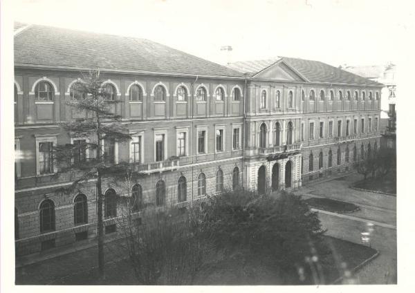 Istituto dei Ciechi di Milano - Via Vivaio - Edificio - Facciata - Giardino