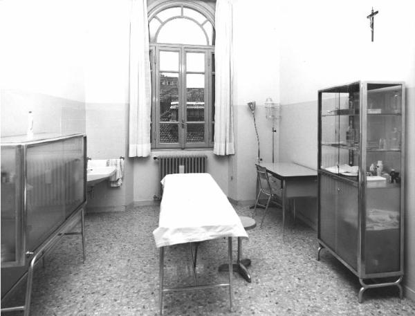 Istituto dei Ciechi di Milano - Padiglione di Casa Famiglia completamente rinnovato - Interno - Ambulatorio medico