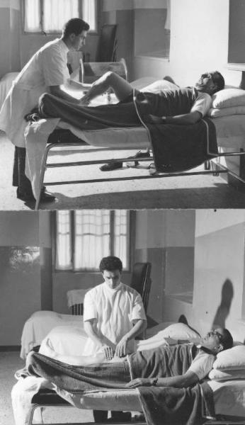 Istituto dei Ciechi di Milano - Scuola di massochinesiterapia - Ambulatorio - Interno - Tirocinio di un allievo cieco - Esercitazioni di massaggio - Allievo