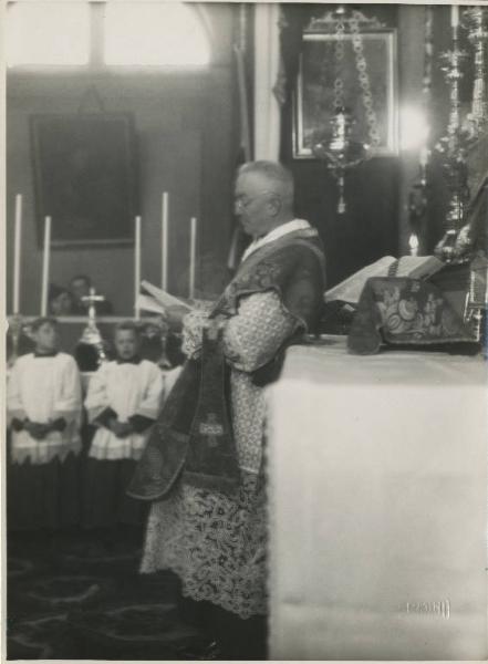 Istituto dei Ciechi di Milano - Cappella - Interno - Altare - Messa d'oro - Monsignor Pietro Stoppani - Celebrazione