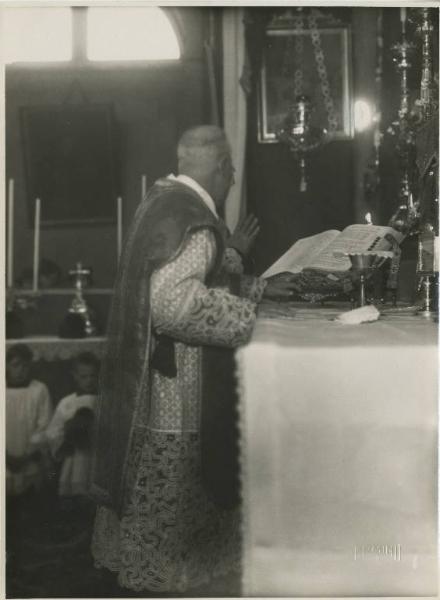 Istituto dei Ciechi di Milano - Cappella - Interno - Altare - Messa d'oro - Monsignor Pietro Stoppani - Celebrazione