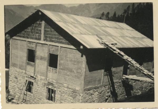 Località Degna (Breno) - Cantiere - Costruzione della "Casa Alpina" per donne cieche del Patronato Cieche Santa Lucia M.M. Canossiane
