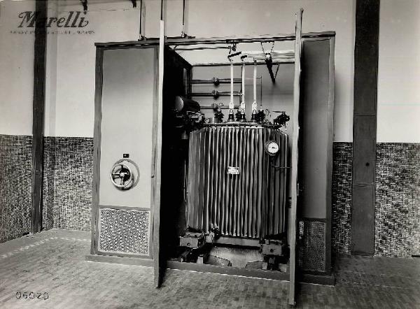 Sottostazione elettrica di Milano centrale delle Ferrovie dello Stato - Trasformatore della Ercole Marelli