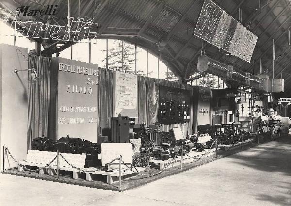 Mostra del cotone e delle fibre artificiali e sintetiche di Busto Arsizio 1956 - Stand della Ercole Marelli