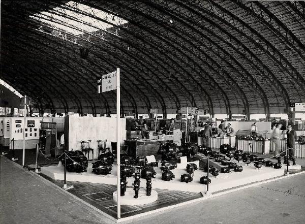 Esposizione europea delle macchine utensili a Milano 1954 - Stand della Ercole Marelli