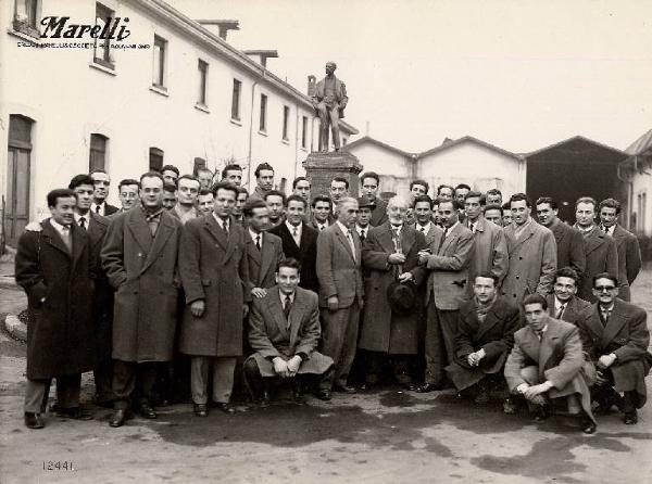 Ercole Marelli (Società) - Visita di studenti del Politecnico di Milano - Ritratto di gruppo