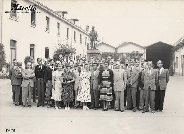 Ercole Marelli (Società) - Visita di studenti della Facoltà di fisica di Stoccarda - Ritratto di gruppo