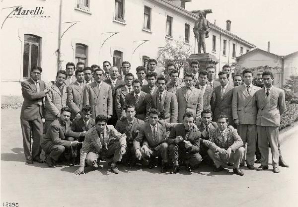 Ercole Marelli (Società) - Visita di periti industriali di Roma - Ritratto di gruppo