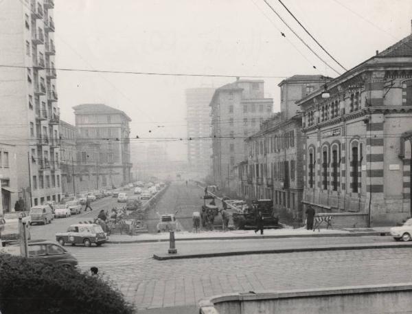 Milano - Via Melchiorre Gioia angolo viale Monte Grappa - Cantiere - Interramento del naviglio Martesana