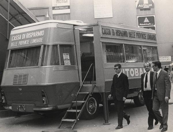 Milano - 45 Fiera Campionaria 1967 - Autobanca della Cassa di Risparmio delle Provincie Lombarde