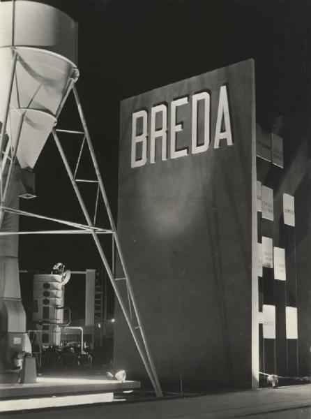 Milano - Fiera campionaria del 1950 - Padiglione della Breda - Veduta notturna