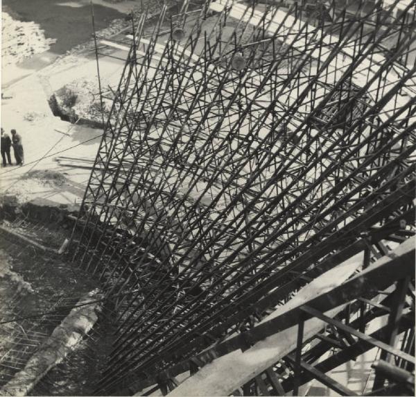 Milano - Fiera campionaria del 1952 - Padiglione della Breda - Lavori di costruzione