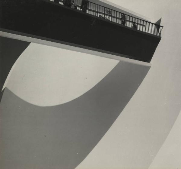Milano - Fiera campionaria del 1954 - Padiglione della Breda - Esterno - Particolare architettonico