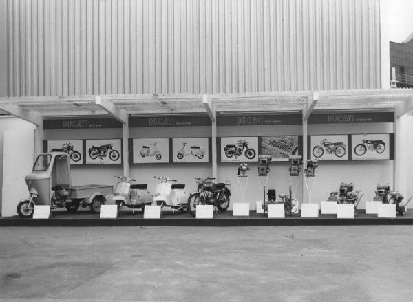 Milano - Fiera campionaria del 1965 - Padiglione della Breda - Stand della Ducati meccanica