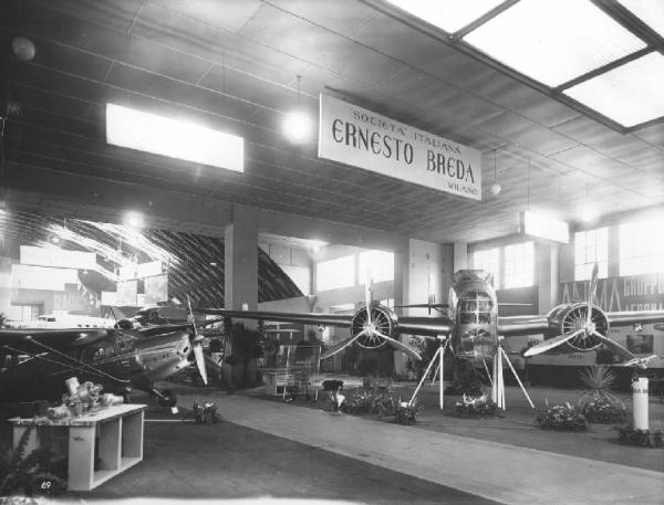 Fiera di Milano - Salone internazionale aeronautico del 1937 - Sezione italiana - Stand della Breda