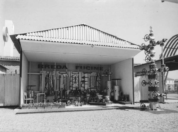 Piacenza - II Mostra Internazionale Idrocarburi del 1957 - Stand della Breda Fucine