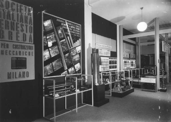 Parigi - Esposizione Internazionale "Arts et Techniques dans la Vie moderne" del 1937 - Stand della Breda