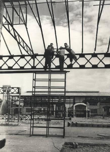 Sesto San Giovanni, Cinisello Balsamo, Bresso  - Società italiana Ernesto Breda per costruzioni meccaniche (Sieb) - Sezione V aeronautica - Danni di guerra - Ricostruzione