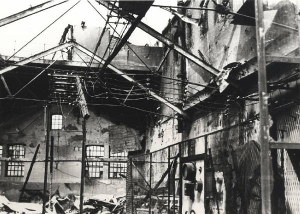 Milano - Via Bordoni - Società italiana Ernesto Breda per costruzioni meccaniche (Sieb) - Stabilimenti di produzione - Danni di guerra dopo i bombardamenti del 13/08/1943