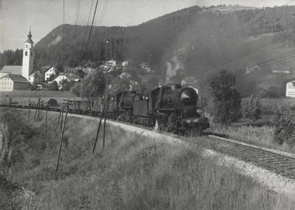Ernesto Breda (Società) - Locomotiva a vapore con tender separato 741.142 per le Ferrovie dello Stato (FS) in circolazione