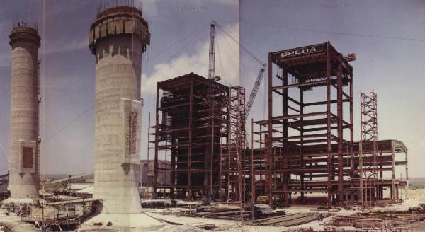 Portovesme - Centrale termoelettrica dell'ENEL - Generatori di vapore tipo Babcock & Wilcox - Montaggio - Veduta panoramica del cantiere