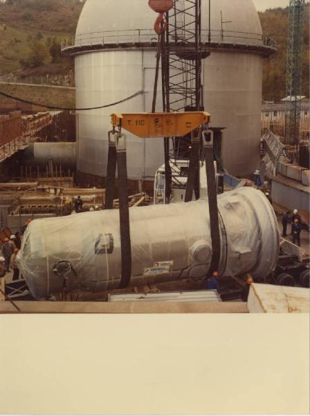 Brasimone - Centrale termonucleare - Tanca Pec della Breda termomeccanica e locomotive - Lavori di posizionamento