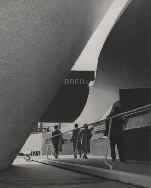 Milano - Fiera campionaria del 1952 - Padiglione della Breda - Esterno - Particolare architettonico