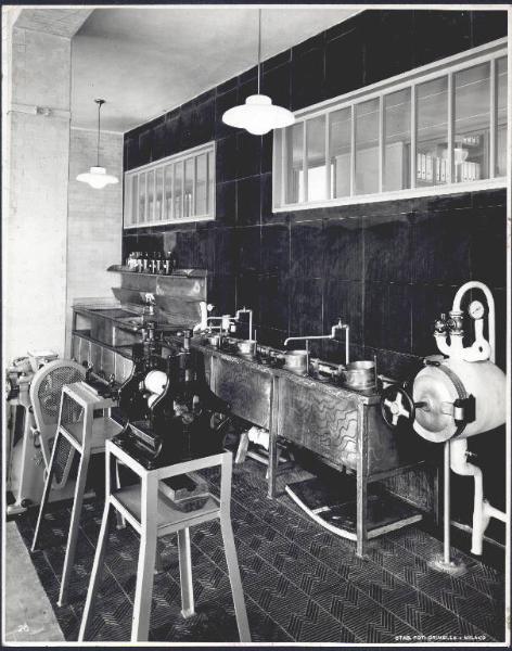 De Angeli Frua - interno di laboratorio