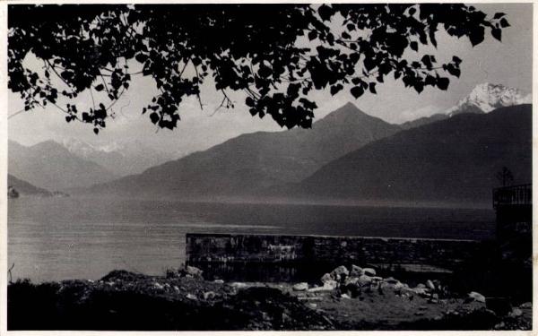 Veduta - molo e darsena sul lago di Como, zona Cadenabbia