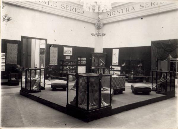 Veduta interni - esposizione - Prima Mostra Internazionale delle Arti Decorative - Villa Reale di Monza 1923